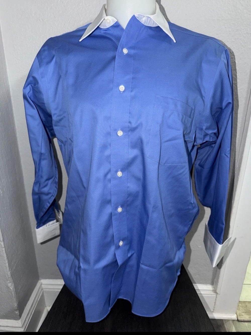Men’s Donald J. Trump 16-1/2 32/33 White Collar Blue Long Sleeve French Cuffs